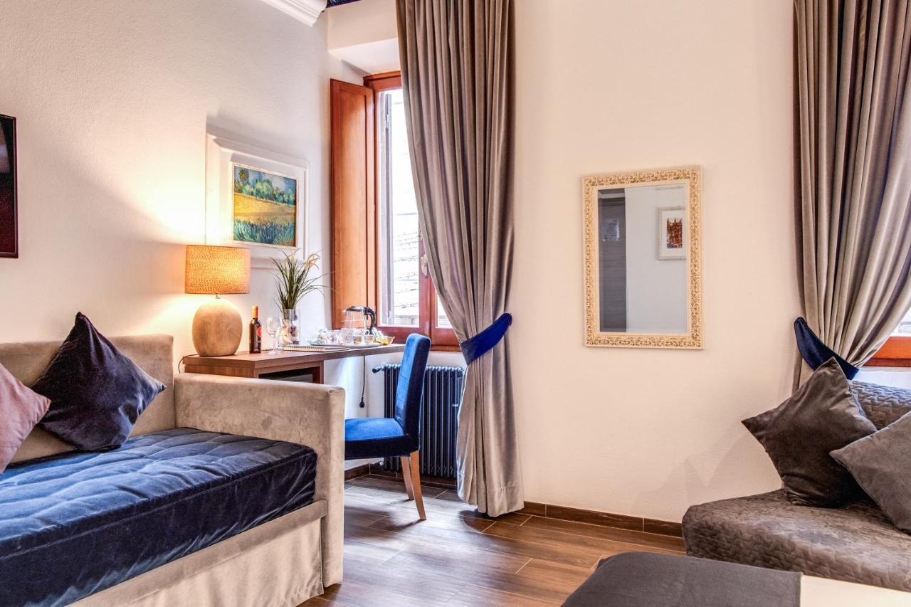 Tritone Top House Rome Room photo