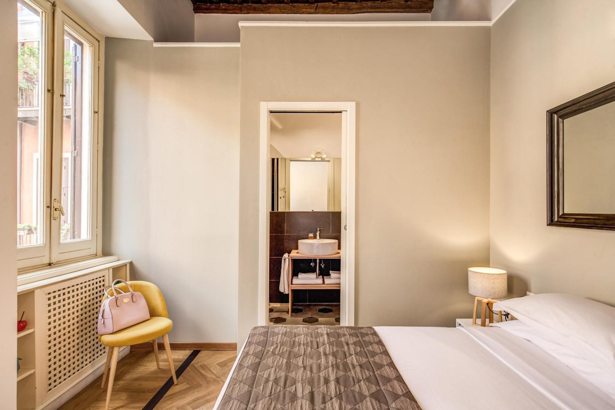 Tritone Top House Rome Room photo