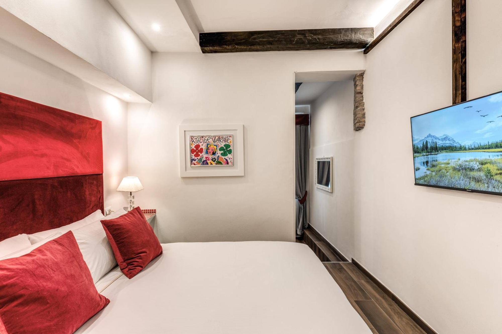 Tritone Top House Rome Room photo