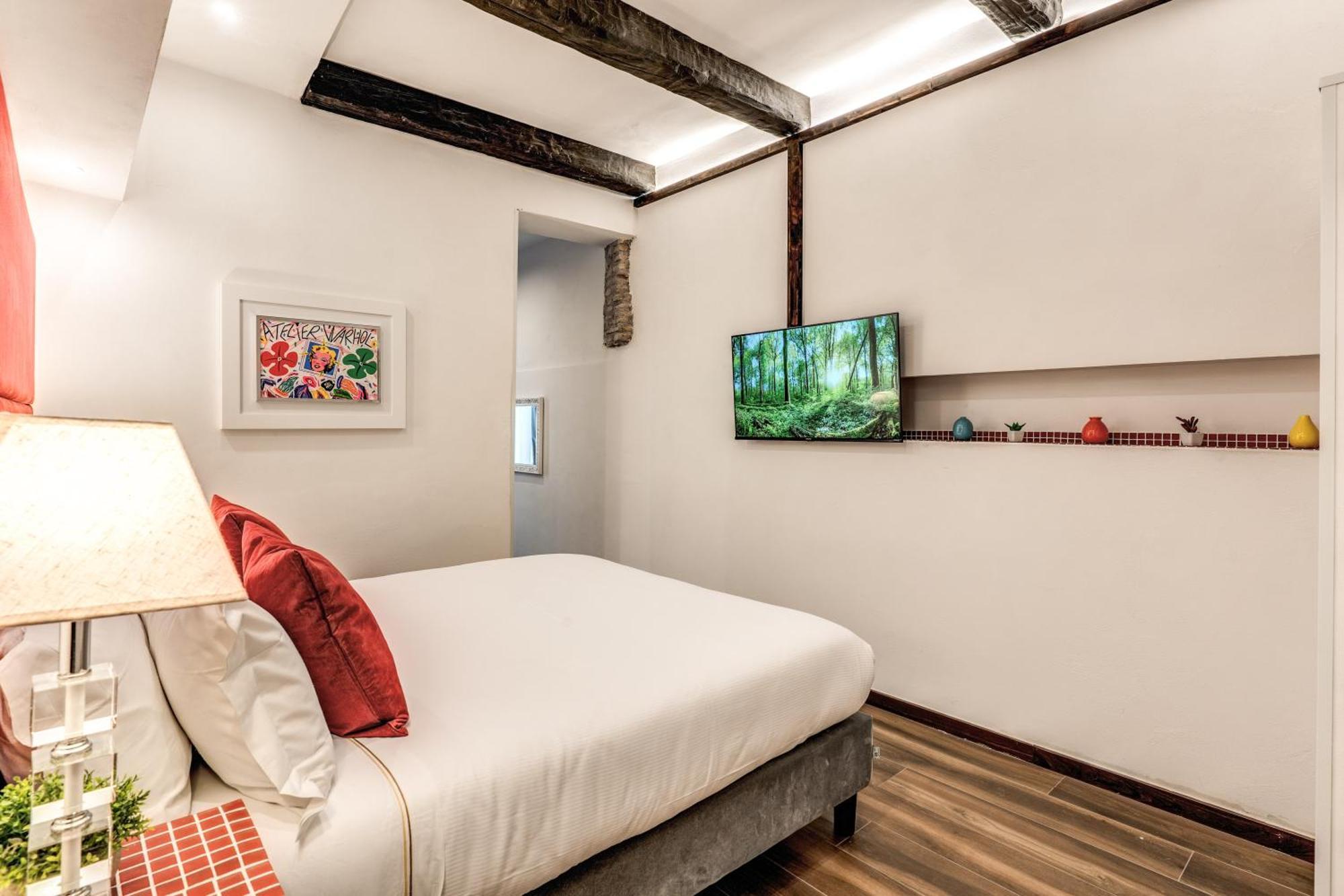 Tritone Top House Rome Room photo