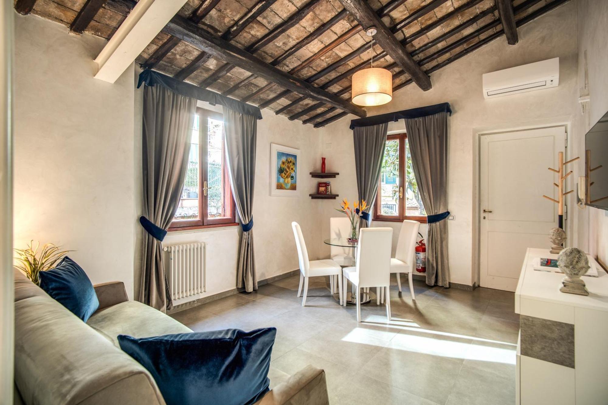 Tritone Top House Rome Room photo