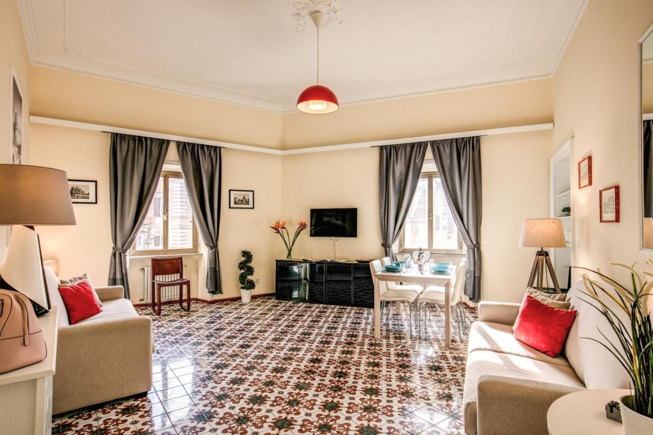 Tritone Top House Rome Room photo